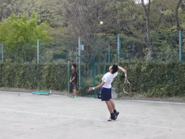http://www.ariake.kaetsu.ac.jp/club/tennis/DSC03682.JPG