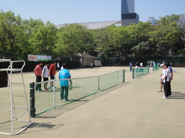 http://www.ariake.kaetsu.ac.jp/club/tennis/DSC03727.JPG