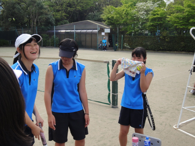 http://www.ariake.kaetsu.ac.jp/club/tennis/DSC03745.JPG