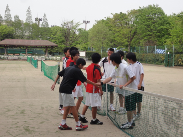http://www.ariake.kaetsu.ac.jp/club/tennis/DSC03749.JPG