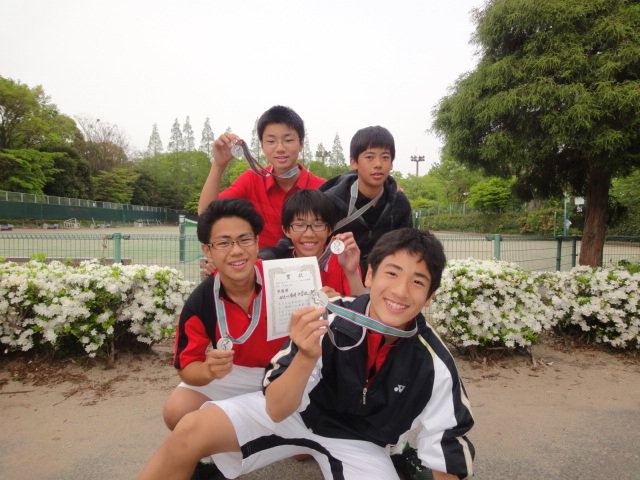 http://www.ariake.kaetsu.ac.jp/club/tennis/DSC03754.JPG