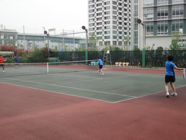 http://www.ariake.kaetsu.ac.jp/club/tennis/DSC03759.JPG