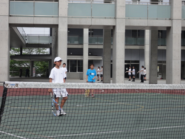 http://www.ariake.kaetsu.ac.jp/club/tennis/DSC03761.JPG