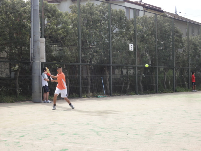 http://www.ariake.kaetsu.ac.jp/club/tennis/DSC03865.JPG