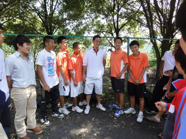 http://www.ariake.kaetsu.ac.jp/club/tennis/DSC03880.JPG
