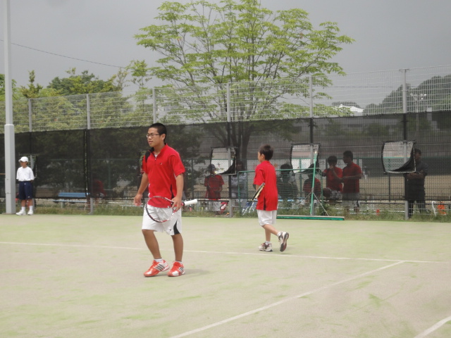 http://www.ariake.kaetsu.ac.jp/club/tennis/DSC04020.JPG