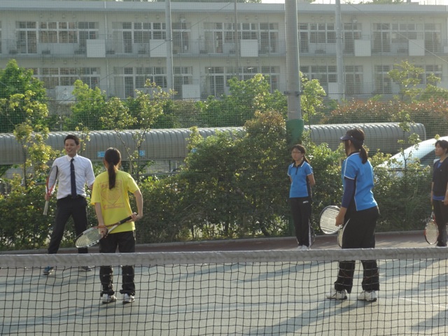 http://www.ariake.kaetsu.ac.jp/club/tennis/DSC05475.JPG