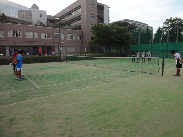 http://www.ariake.kaetsu.ac.jp/club/tennis/DSC05502.JPG