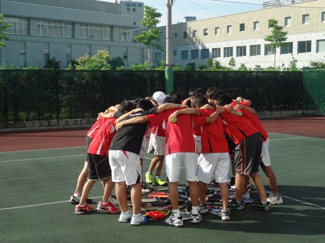 http://www.ariake.kaetsu.ac.jp/club/tennis/DSC05807.JPG