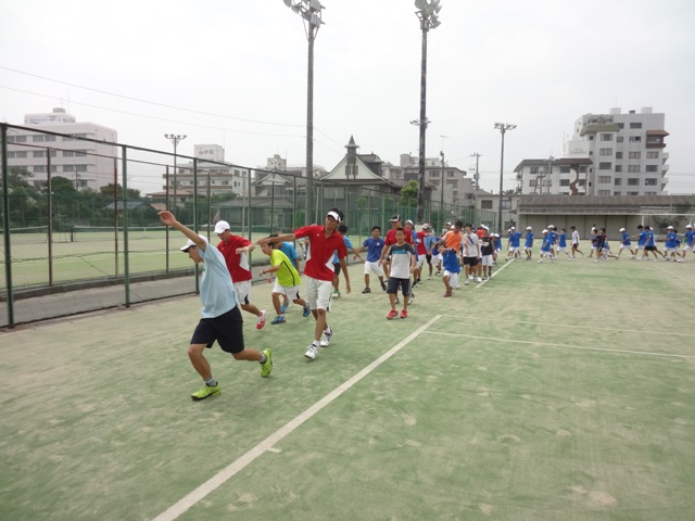 http://www.ariake.kaetsu.ac.jp/club/tennis/DSC06160.JPG