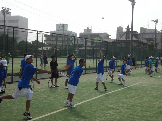 http://www.ariake.kaetsu.ac.jp/club/tennis/DSC06167.JPG