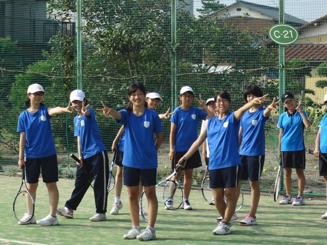 http://www.ariake.kaetsu.ac.jp/club/tennis/DSC06169.JPG