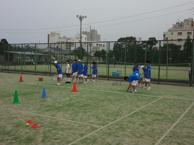 http://www.ariake.kaetsu.ac.jp/club/tennis/DSC06207.JPG
