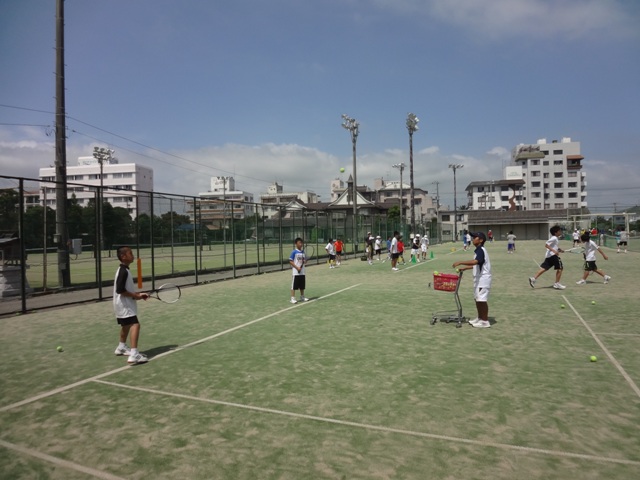 http://www.ariake.kaetsu.ac.jp/club/tennis/DSC06286.JPG