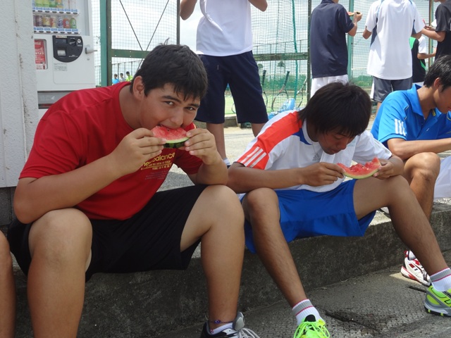 http://www.ariake.kaetsu.ac.jp/club/tennis/DSC06310.JPG