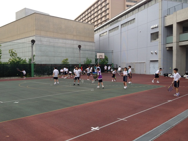 http://www.ariake.kaetsu.ac.jp/club/tennis/IMG_0931.JPG