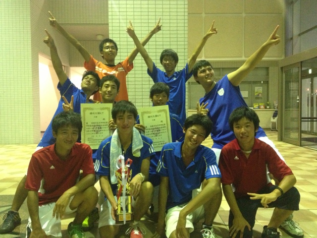 http://www.ariake.kaetsu.ac.jp/club/tennis/IMG_1470.JPG