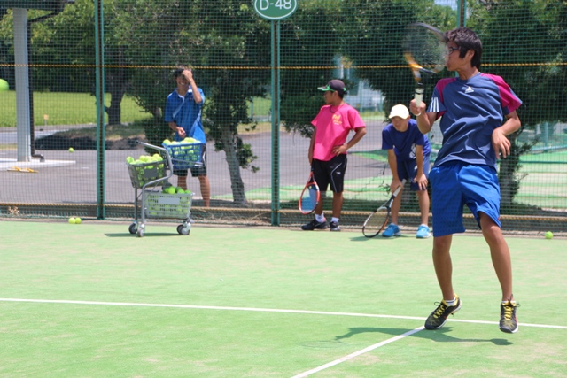 http://www.ariake.kaetsu.ac.jp/club/tennis/IMG_9386.JPG