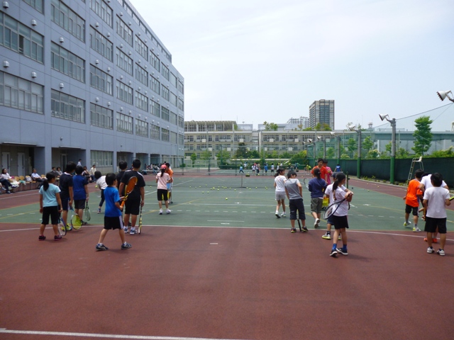 http://www.ariake.kaetsu.ac.jp/club/tennis/P1000788.JPG