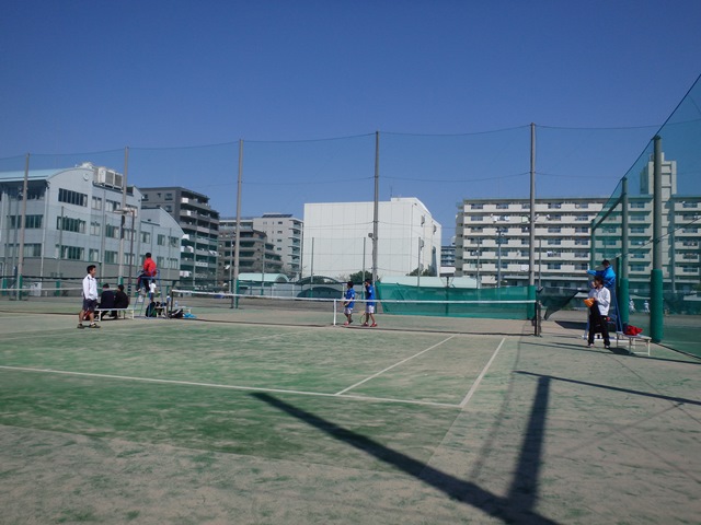 http://www.ariake.kaetsu.ac.jp/club/tennis/P3230057.JPG