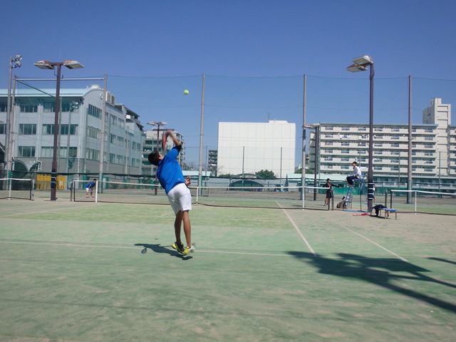 http://www.ariake.kaetsu.ac.jp/club/tennis/P3230062.JPG