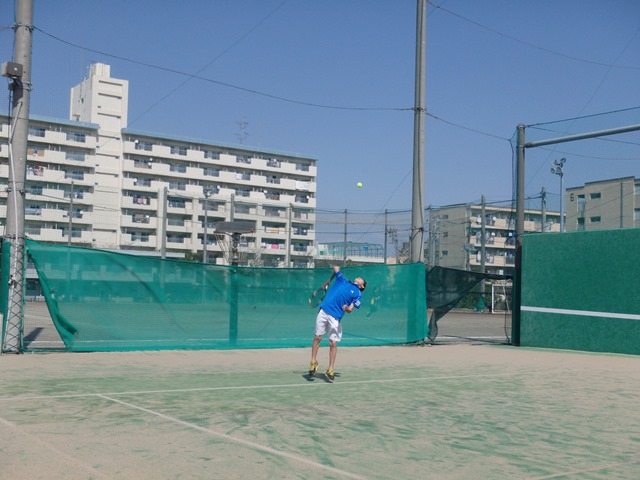 http://www.ariake.kaetsu.ac.jp/club/tennis/P3230075.JPG