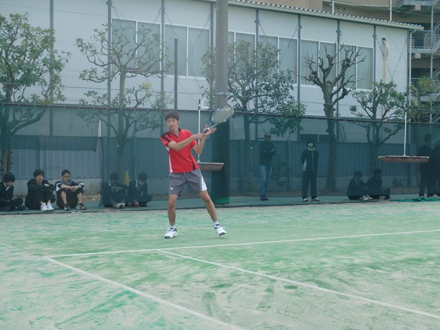 http://www.ariake.kaetsu.ac.jp/club/tennis/P3230086.JPG