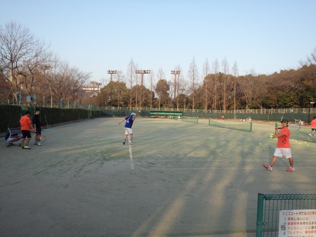 http://www.ariake.kaetsu.ac.jp/club/tennis/P3250109.JPG