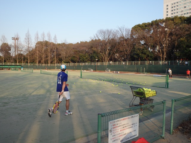 http://www.ariake.kaetsu.ac.jp/club/tennis/P3250110.JPG