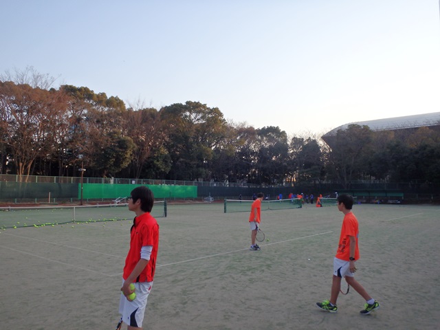 http://www.ariake.kaetsu.ac.jp/club/tennis/P3250113.JPG