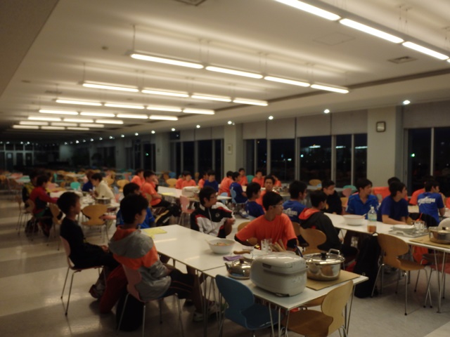 http://www.ariake.kaetsu.ac.jp/club/tennis/P3250124.JPG