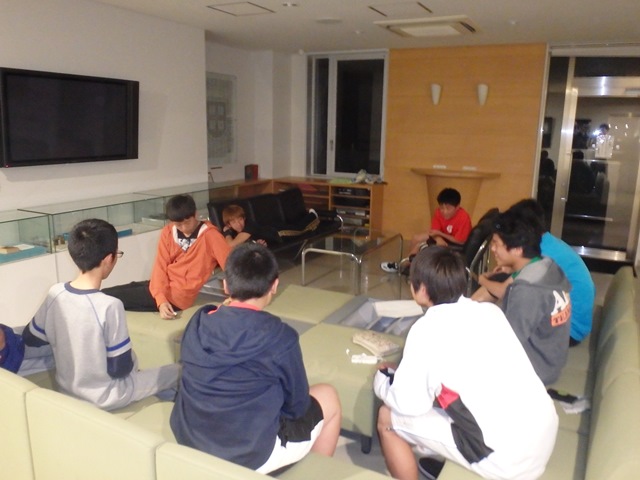 http://www.ariake.kaetsu.ac.jp/club/tennis/P3250135.JPG