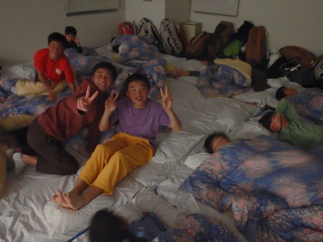 http://www.ariake.kaetsu.ac.jp/club/tennis/P3250137.JPG
