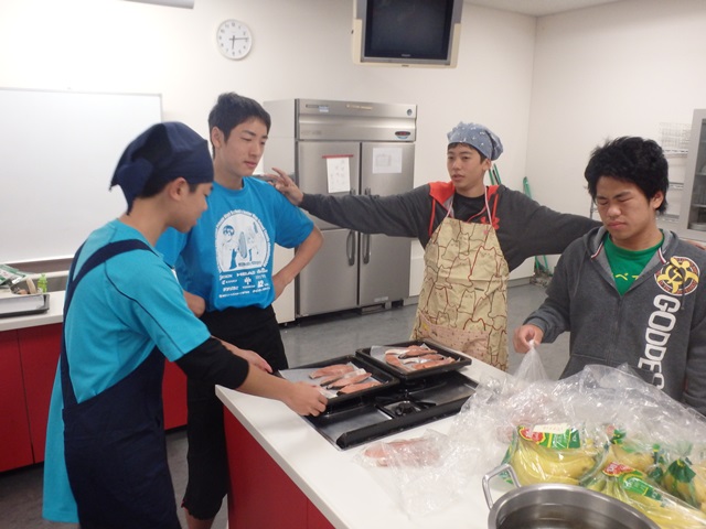 http://www.ariake.kaetsu.ac.jp/club/tennis/P3260141.JPG