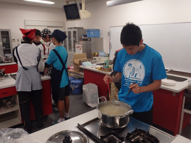 http://www.ariake.kaetsu.ac.jp/club/tennis/P3260150.JPG