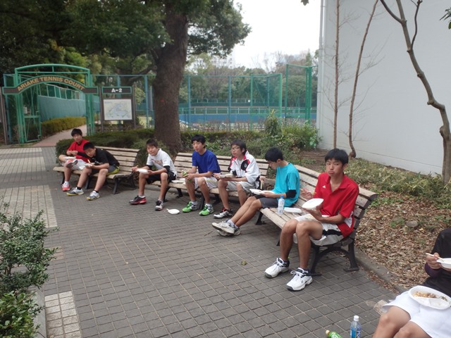 http://www.ariake.kaetsu.ac.jp/club/tennis/P3260173.JPG