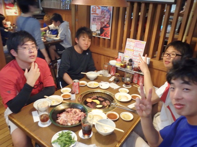 http://www.ariake.kaetsu.ac.jp/club/tennis/P3260206.JPG