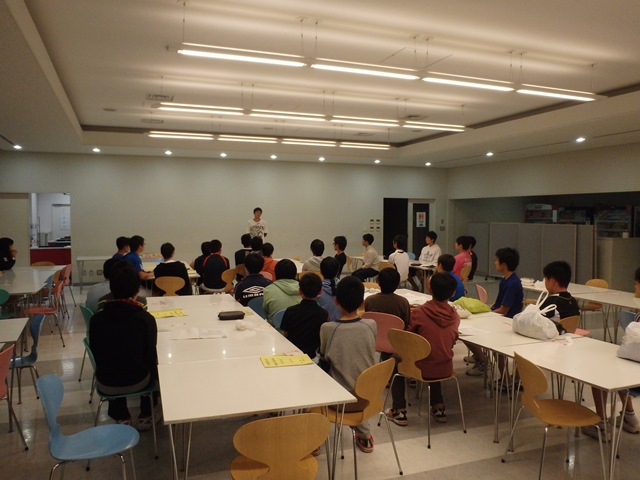 http://www.ariake.kaetsu.ac.jp/club/tennis/P3260213.JPG
