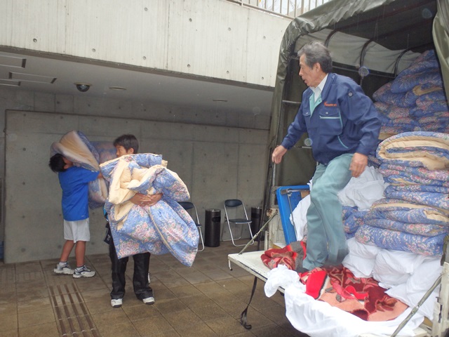 http://www.ariake.kaetsu.ac.jp/club/tennis/P3270223.JPG