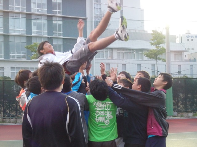 http://www.ariake.kaetsu.ac.jp/club/tennis/P3270251.JPG