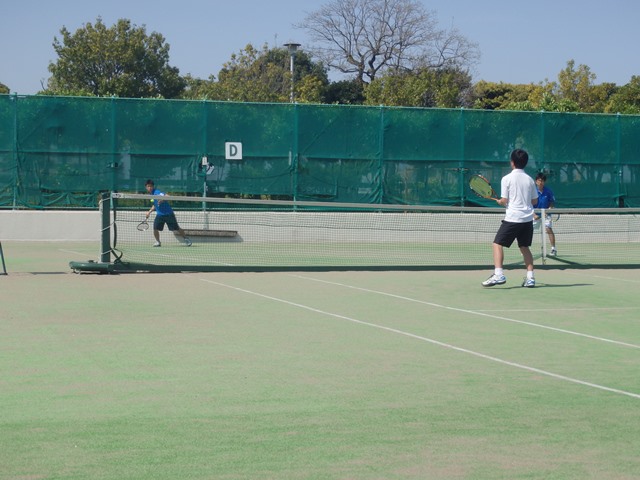 http://www.ariake.kaetsu.ac.jp/club/tennis/P4270126.JPG