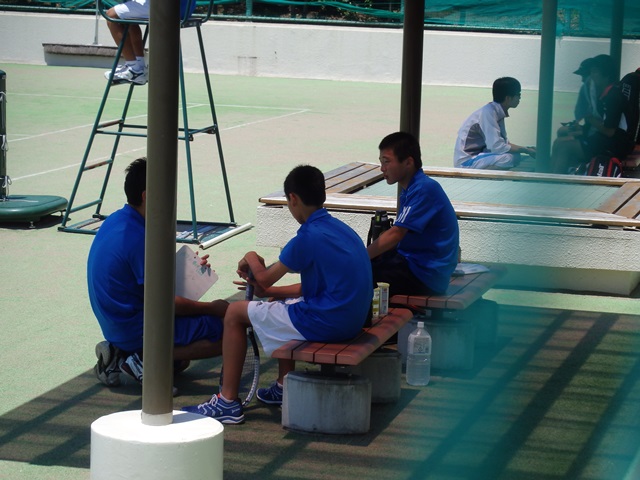 http://www.ariake.kaetsu.ac.jp/club/tennis/P6150265.JPG