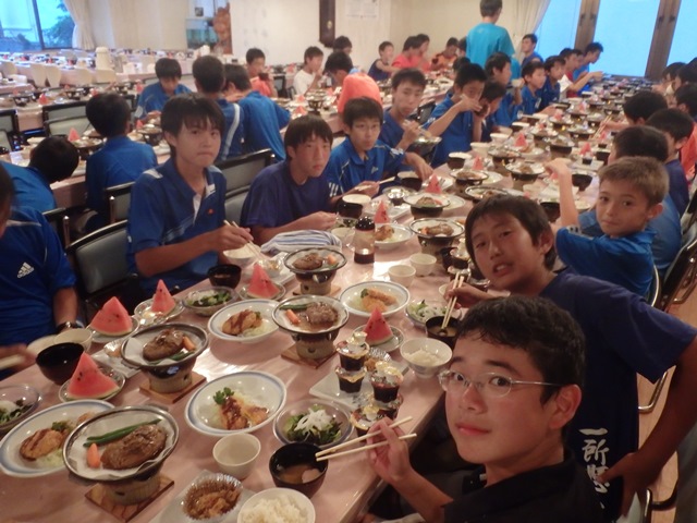 http://www.ariake.kaetsu.ac.jp/club/tennis/P7270324.JPG