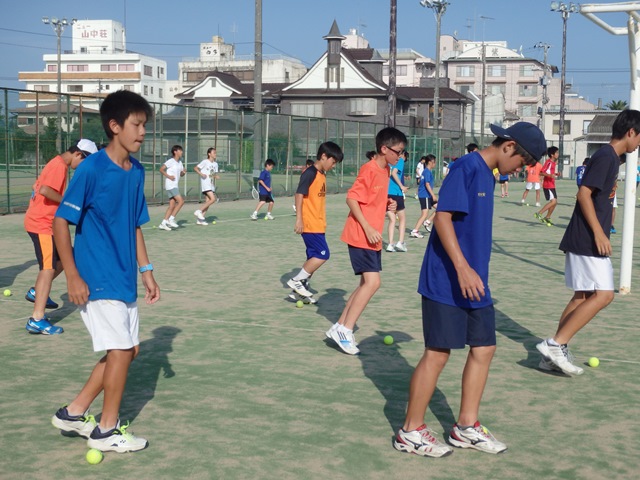http://www.ariake.kaetsu.ac.jp/club/tennis/P7290386.JPG