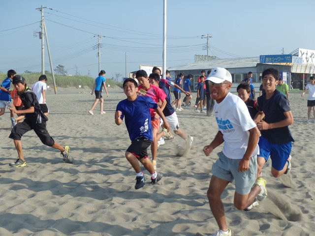 http://www.ariake.kaetsu.ac.jp/club/tennis/P7300521.JPG