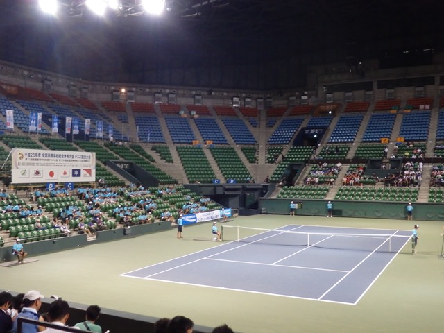 http://www.ariake.kaetsu.ac.jp/club/tennis/P8080014.JPG