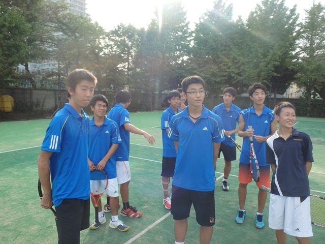 http://www.ariake.kaetsu.ac.jp/club/tennis/P9060004.JPG