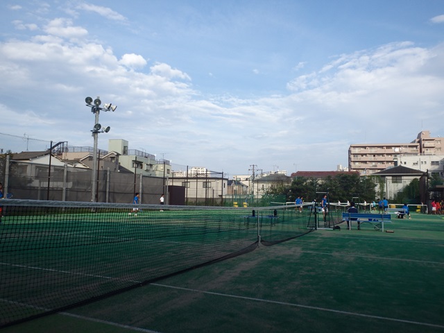 http://www.ariake.kaetsu.ac.jp/club/tennis/P9060007.JPG