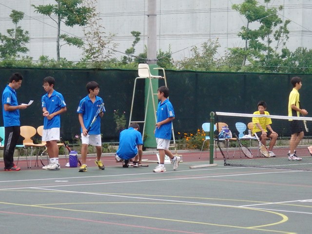 http://www.ariake.kaetsu.ac.jp/club/tennis/PA060094.JPG