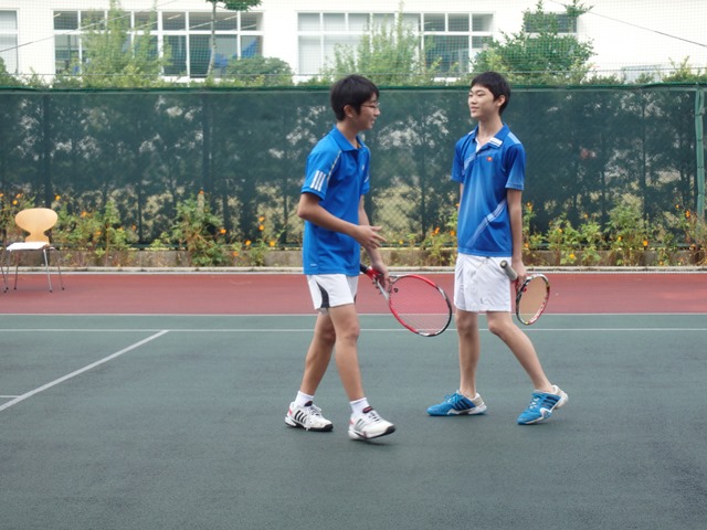 http://www.ariake.kaetsu.ac.jp/club/tennis/PB020133.JPG